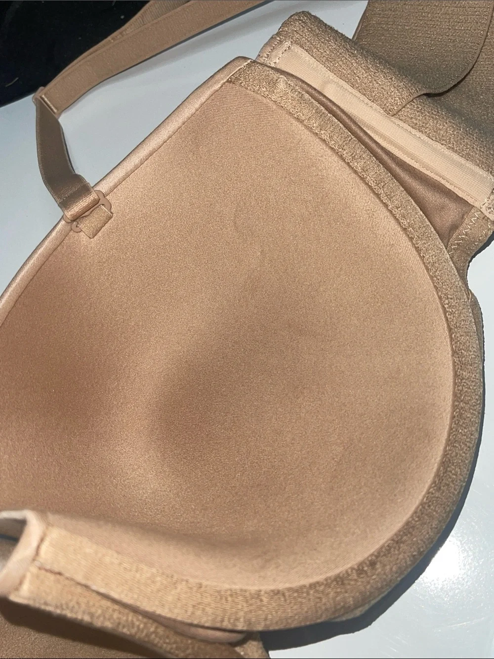 Victoria’s Secret body by Victoria Nude Smooth convertible bra 40C
